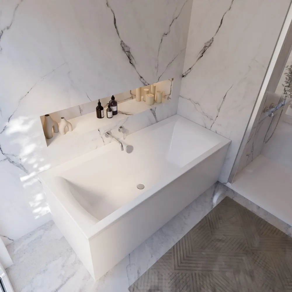 Ambiente Bild. Eingebaute Badewanne von schräg oben