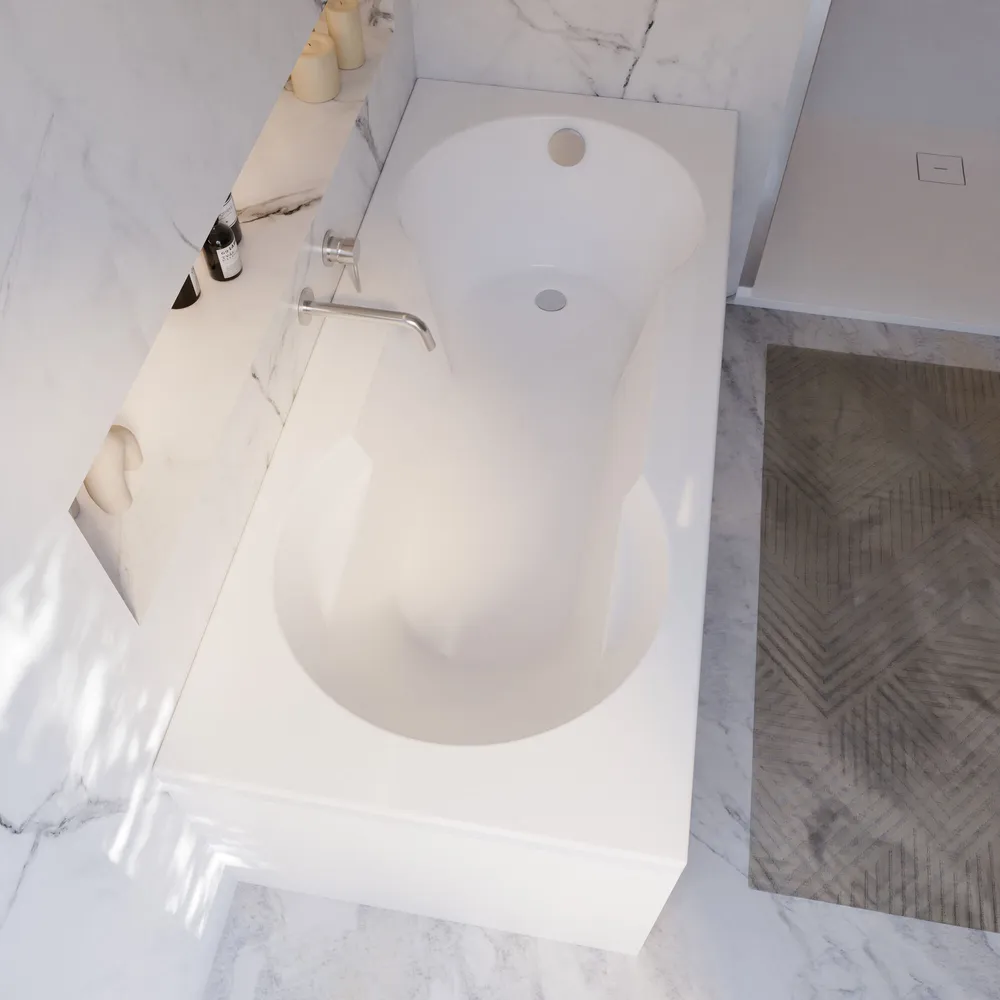 Ambiente Bild. Eingebaute Badewanne von schräg oben